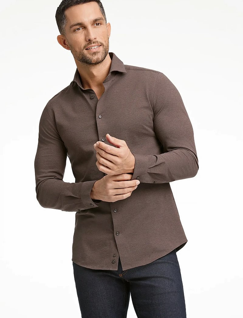 Lindbergh Black - Piqué knitted shirt L/S - kostymskjortor - brown mel - 5