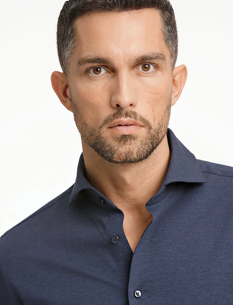 Lindbergh Black - Piqué knitted shirt L/S - formelle hemden - dk blue mel - 3