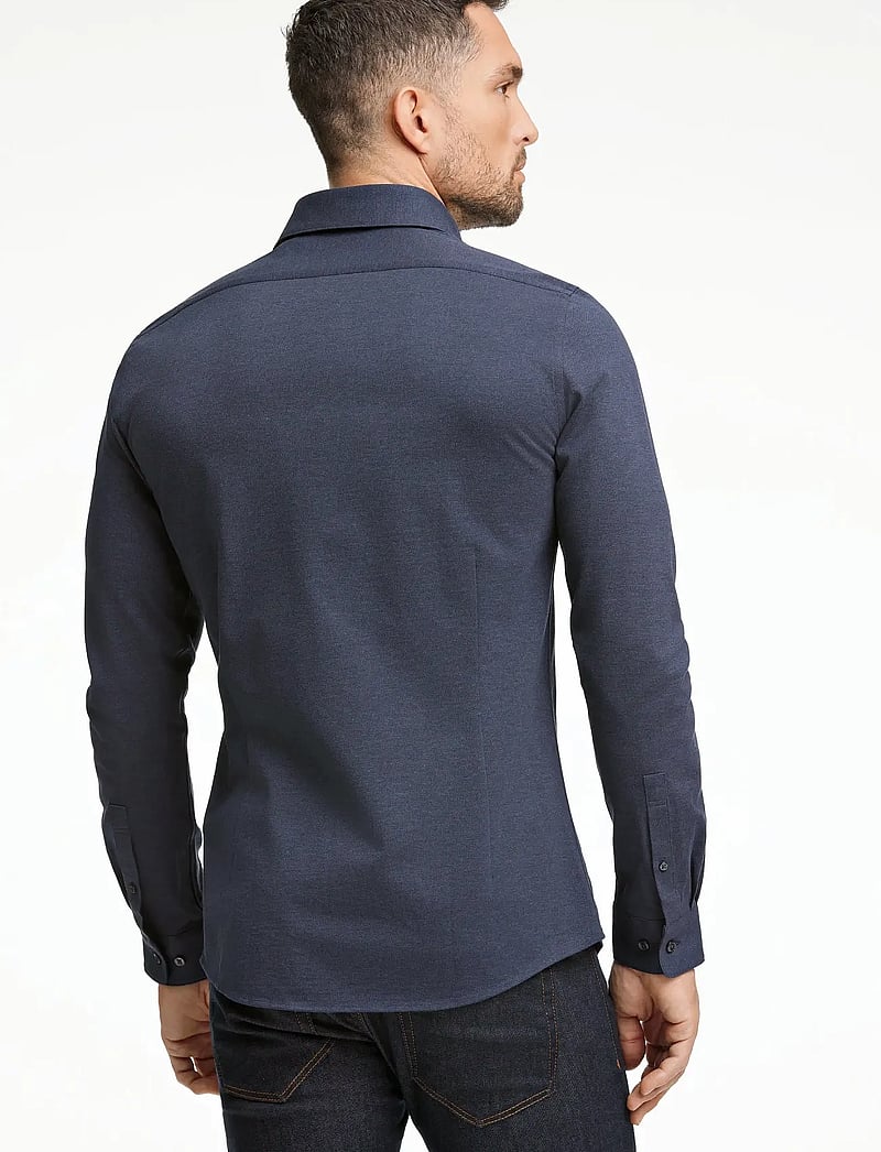 Lindbergh Black - Piqué knitted shirt L/S - formelle hemden - dk blue mel - 4