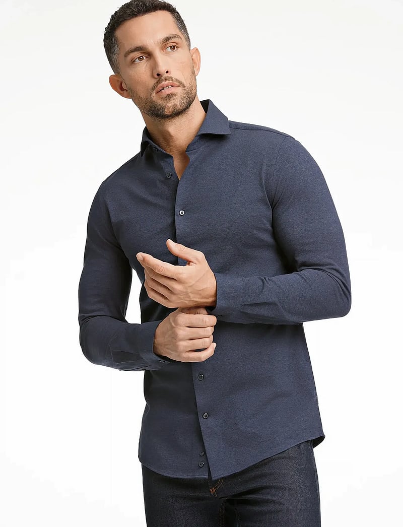 Lindbergh Black - Piqué knitted shirt L/S - formelle hemden - dk blue mel - 5