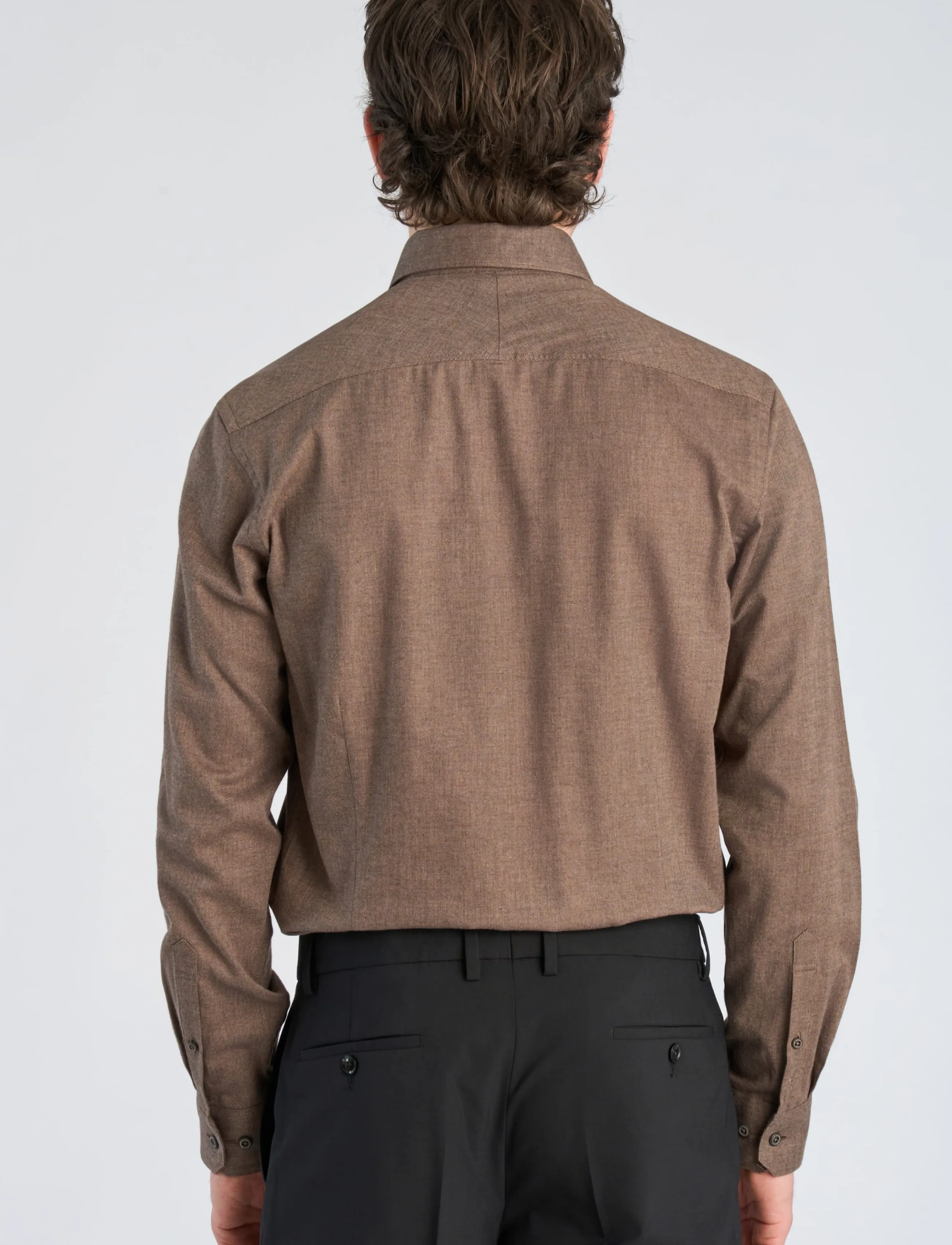 Lindbergh Black - 1927: Cashmere touch soft collar shirt WF L/S - formal shirts - dk sand mel - 4