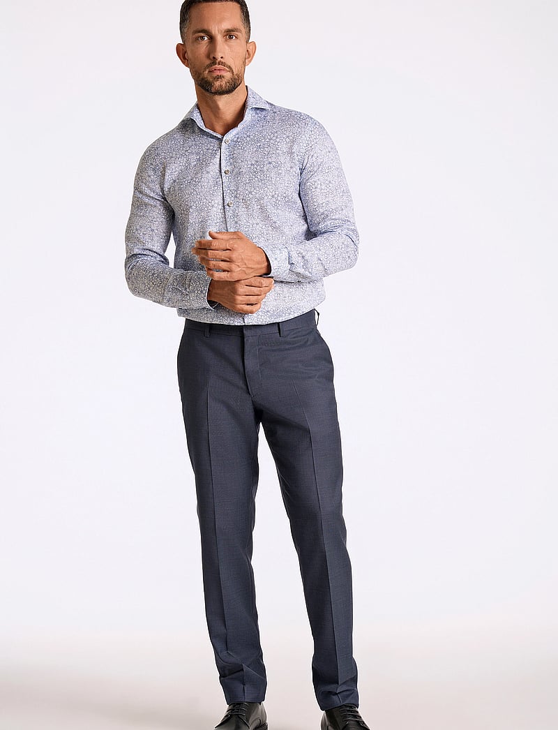 Lindbergh Black - 1927: AOP shirt WF L/S - blue - 4