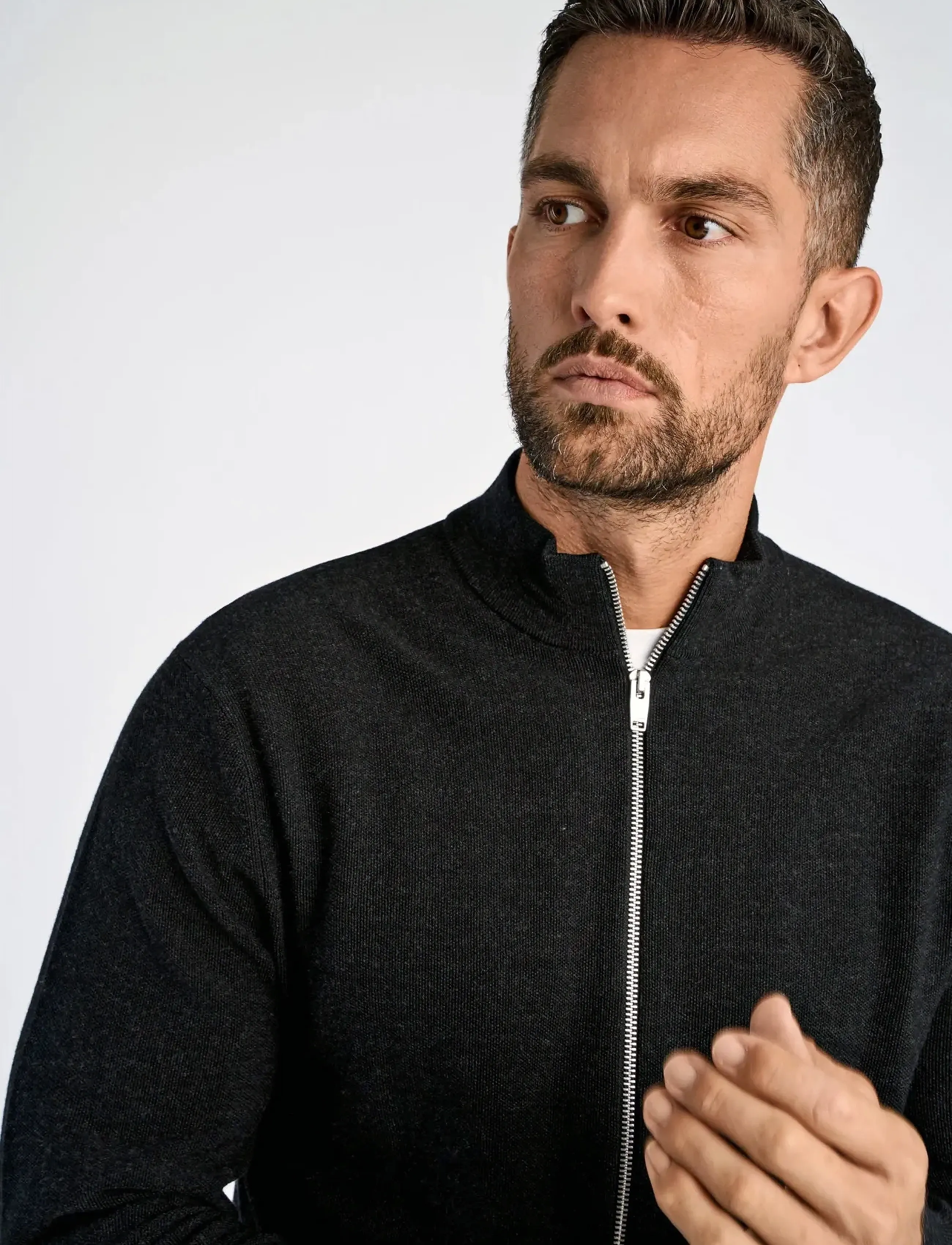 Lindbergh Black - 100% merino zip through knit - black mel - 3