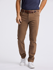 Lindbergh Black - 1927: Cashmere touch pants - tapered jeans - dk brown - 2