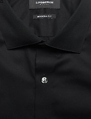 Lindbergh Black - Plain fine twill shirt, WF LS - basic shirts - black - 3