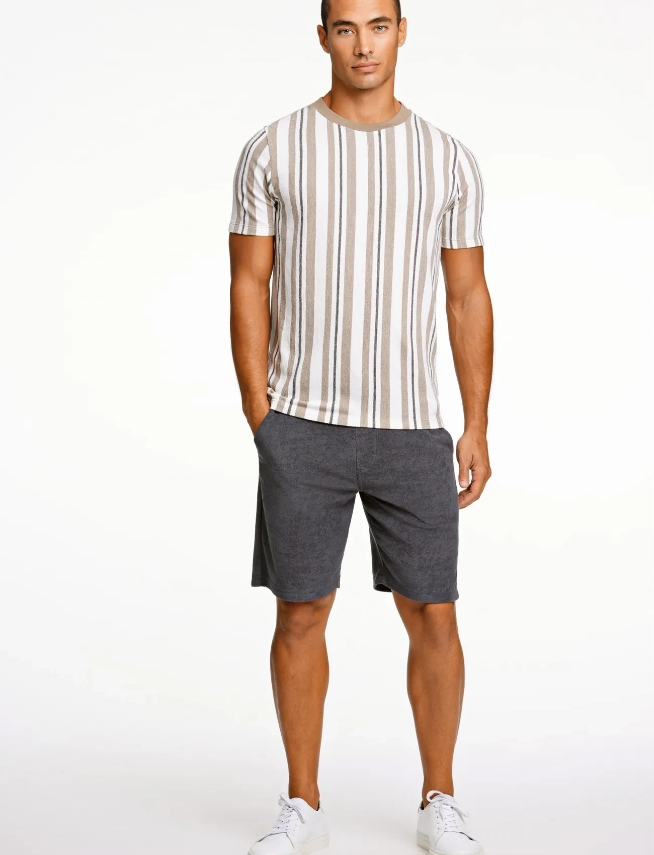 Lindbergh Towel Striped O-Neck Tee S/S - Blue - S 1