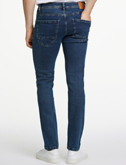 Lindbergh - Tapered Fit Superflex Jeans - slim fit jeans - easy blue - 4