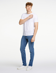 Lindbergh - Tapered Fit Superflex Jeans - slim fit jeans - medium blue - 2