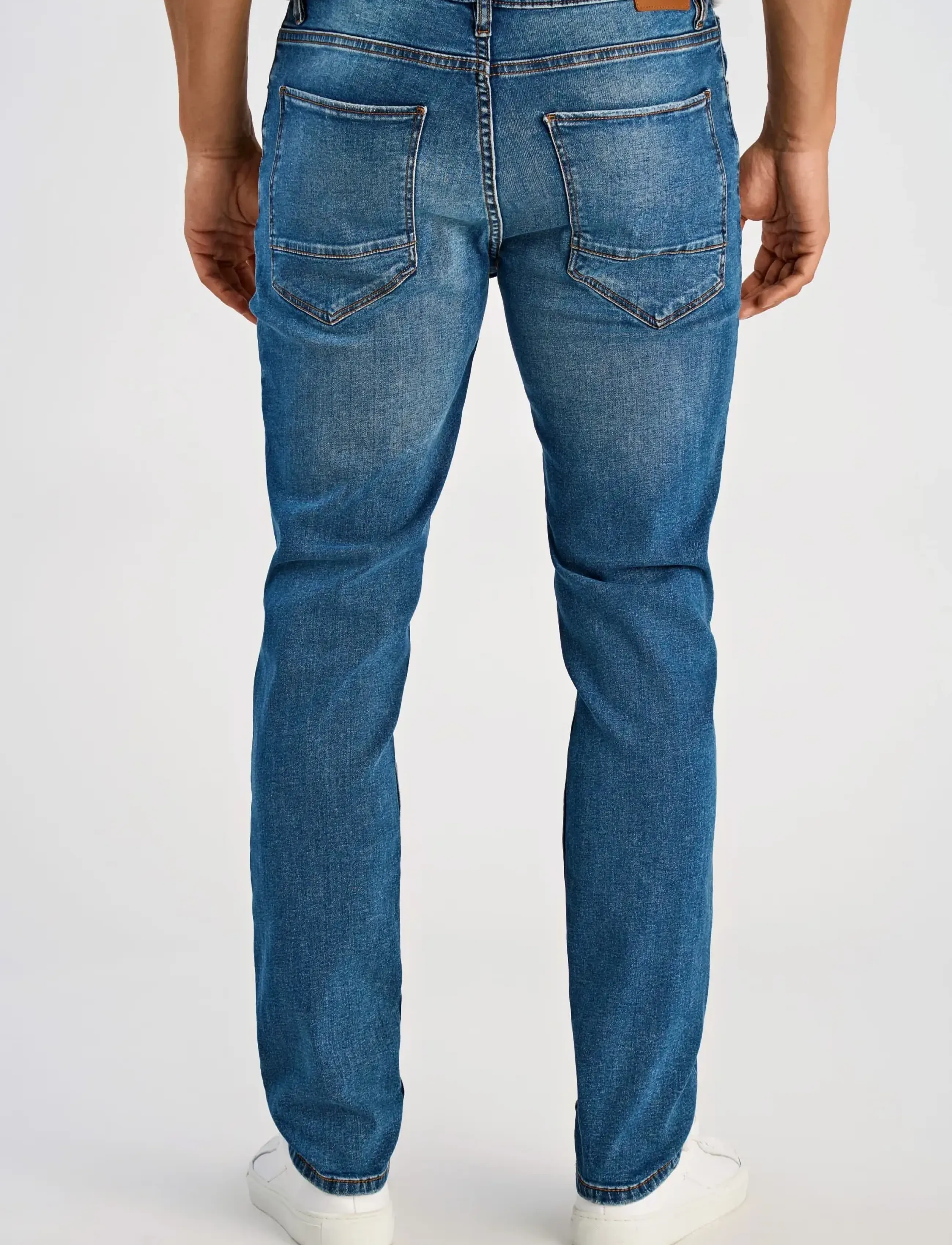 Lindbergh - Superflex jeans - tapered-lõikega teksad - bright blue - 4