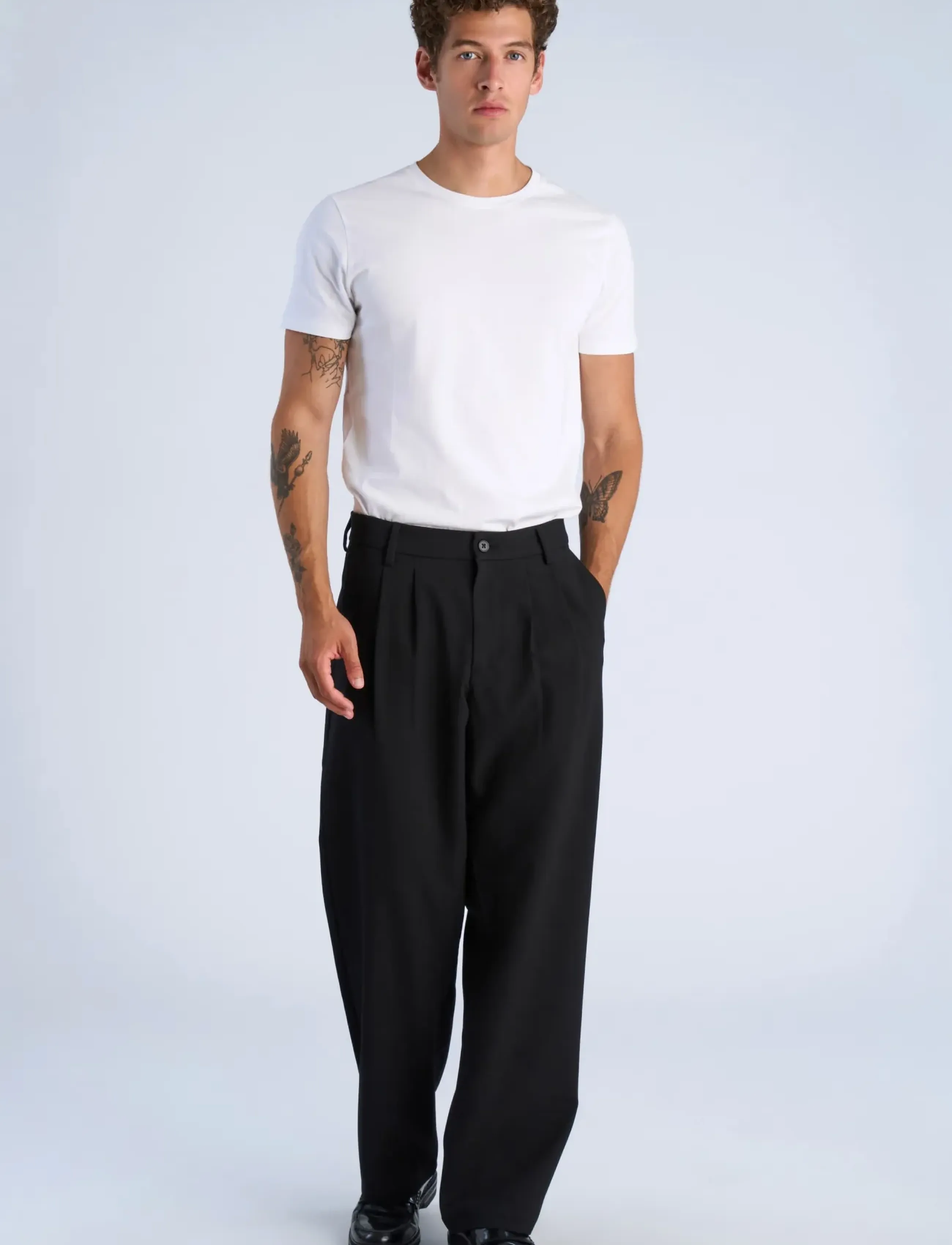 Lindbergh Superflex double pleated pants - Kläder - BLACK / black