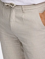 Lindbergh - Linen blend herringbone pants - linen trousers - lt stone - 4