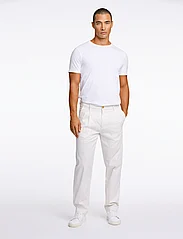 Lindbergh - Wide fit pants - chinos - off white - 4