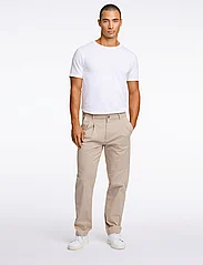 Lindbergh - Wide fit pants - chinos - stone - 4