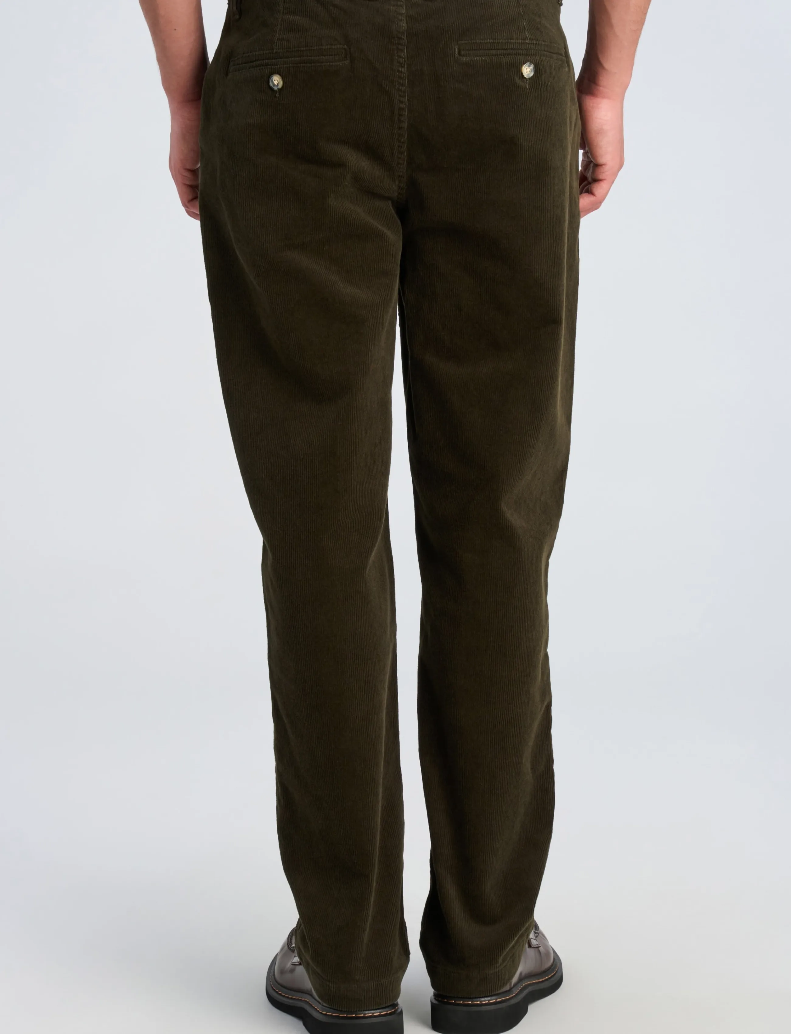Lindbergh - Superflex corduroy chino pants - chinos - army - 4