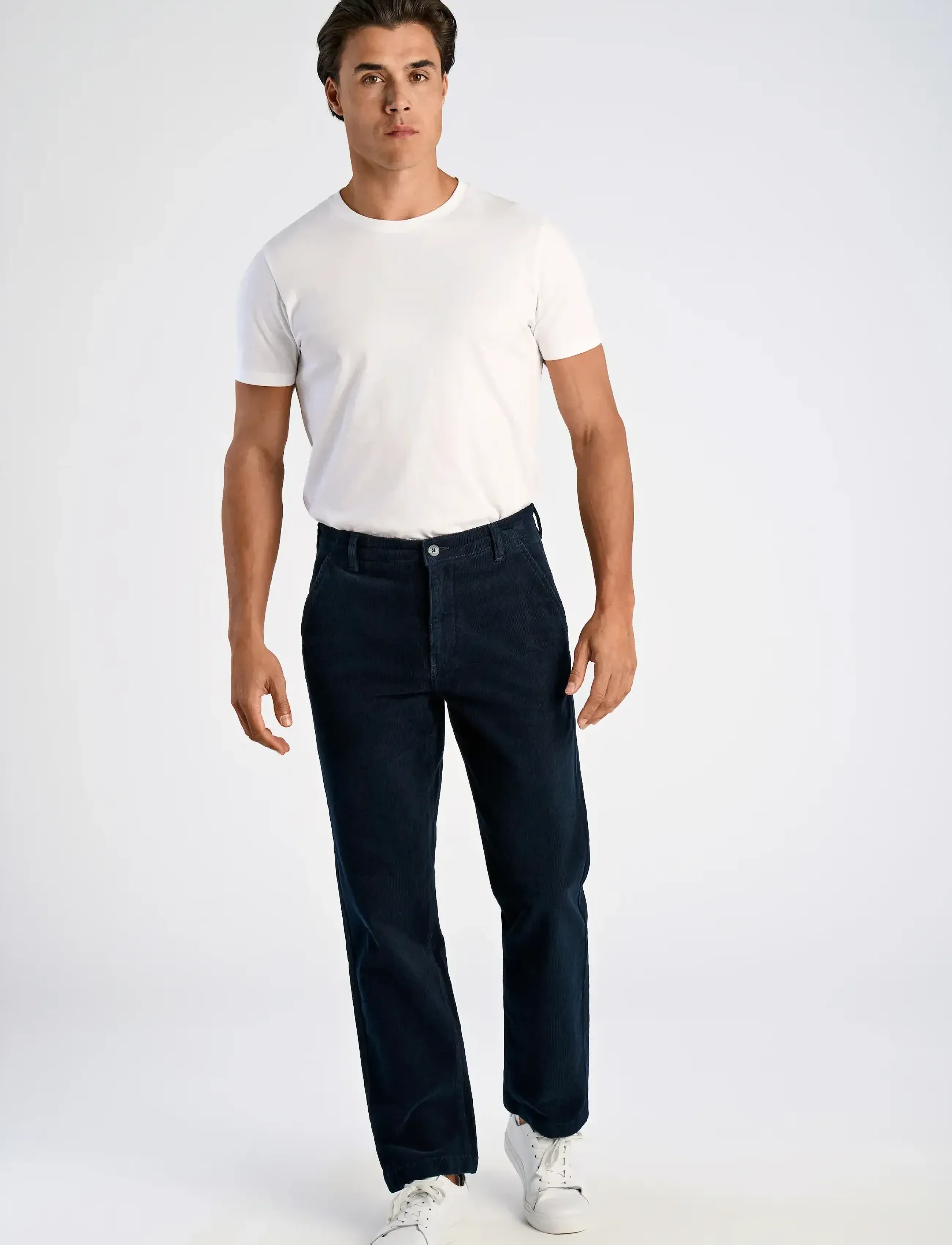 Lindbergh - Superflex corduroy chino pants - män - navy - 0