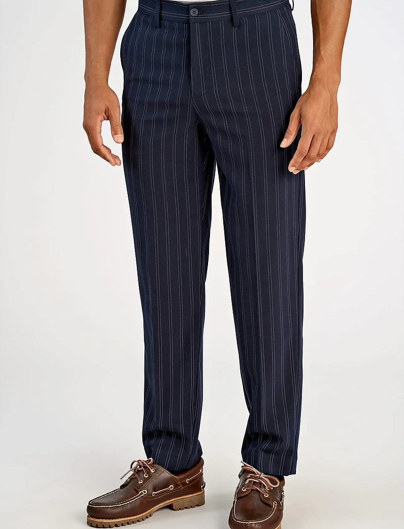 Lindbergh - Superflex pinstripe pants - kostymbyxor - navy - 3