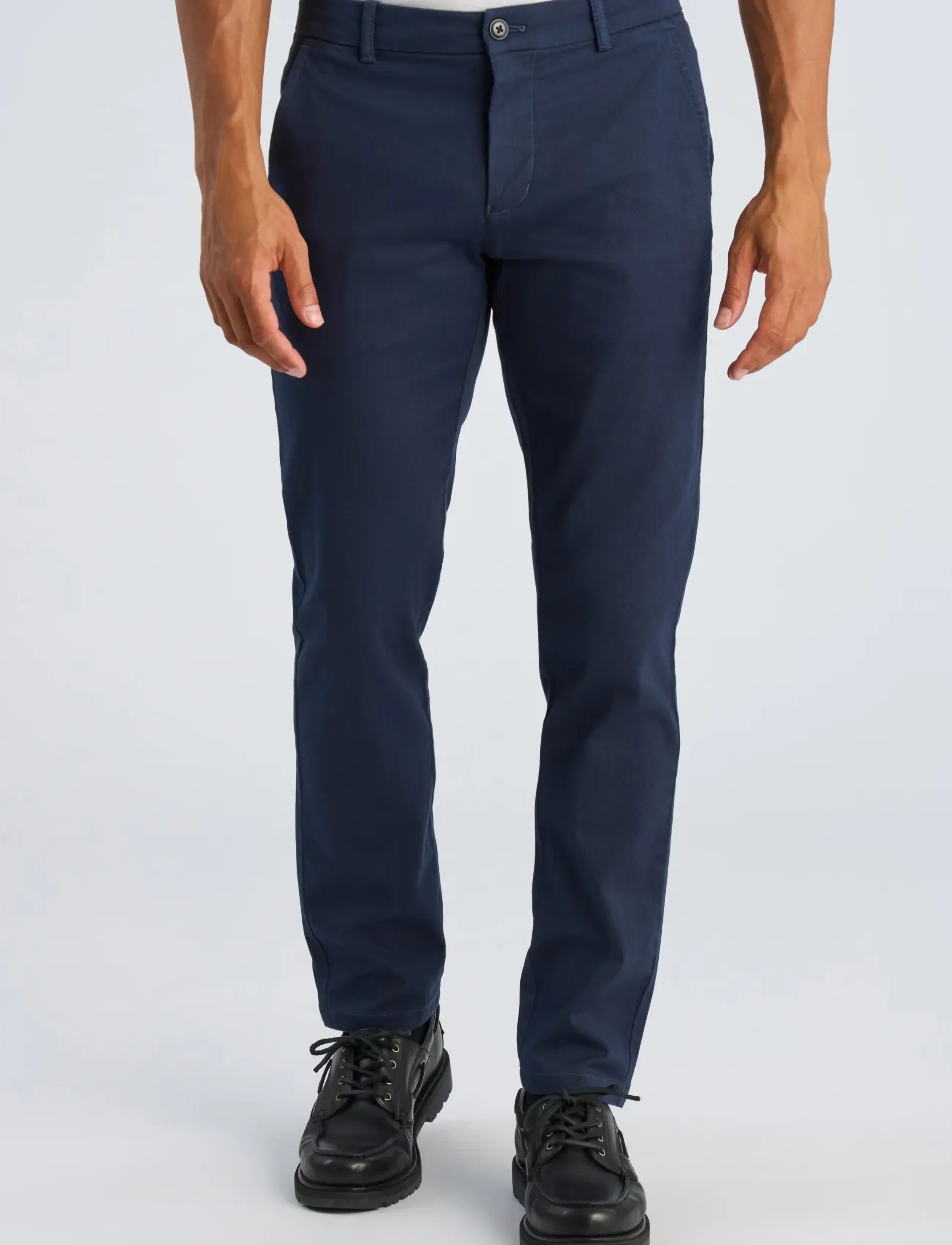 Lindbergh - Superflex AOP chino pants - höstkläder - true blue - 3