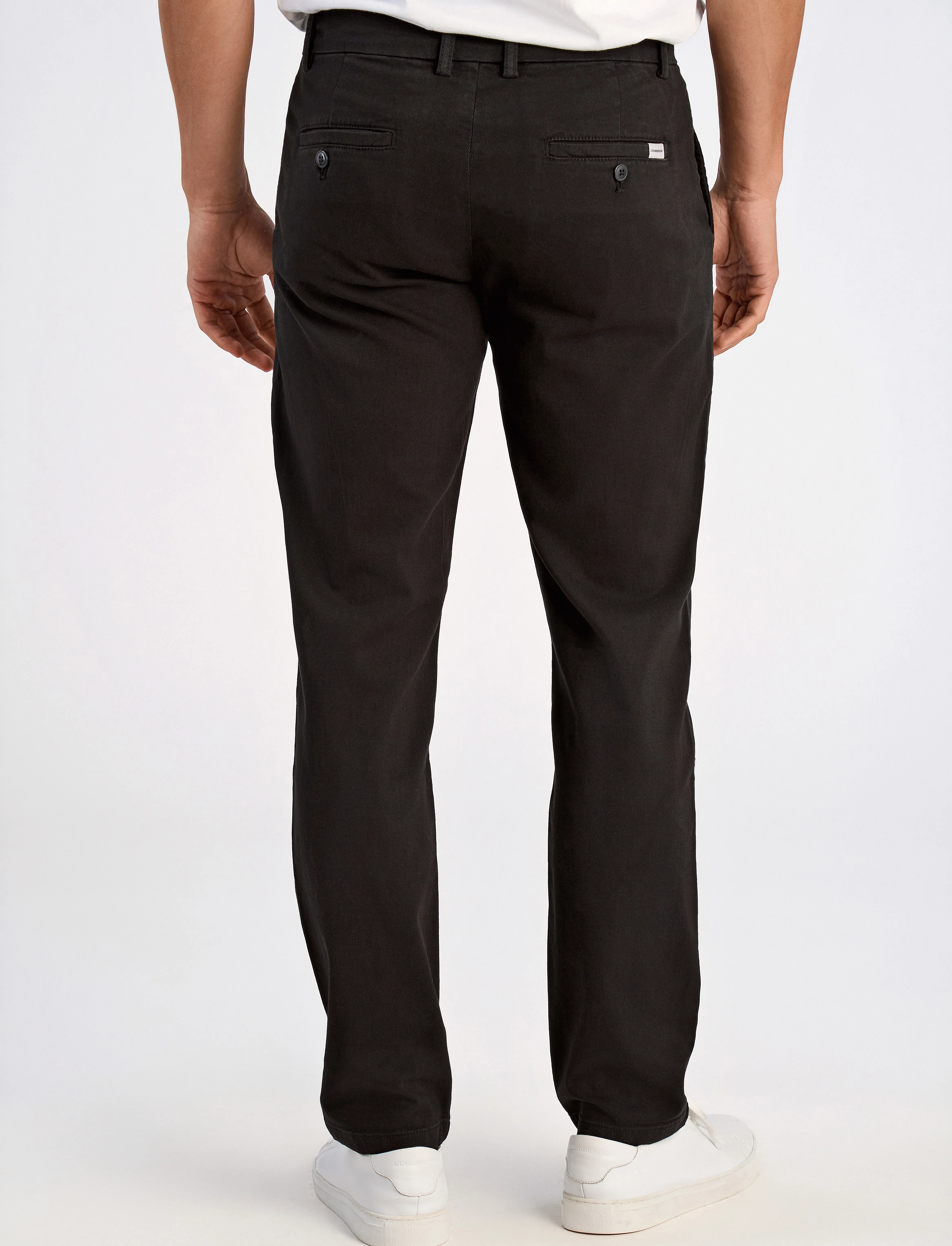 Lindbergh - Superflex chino pants - Ülikonnapüksid - black - 4