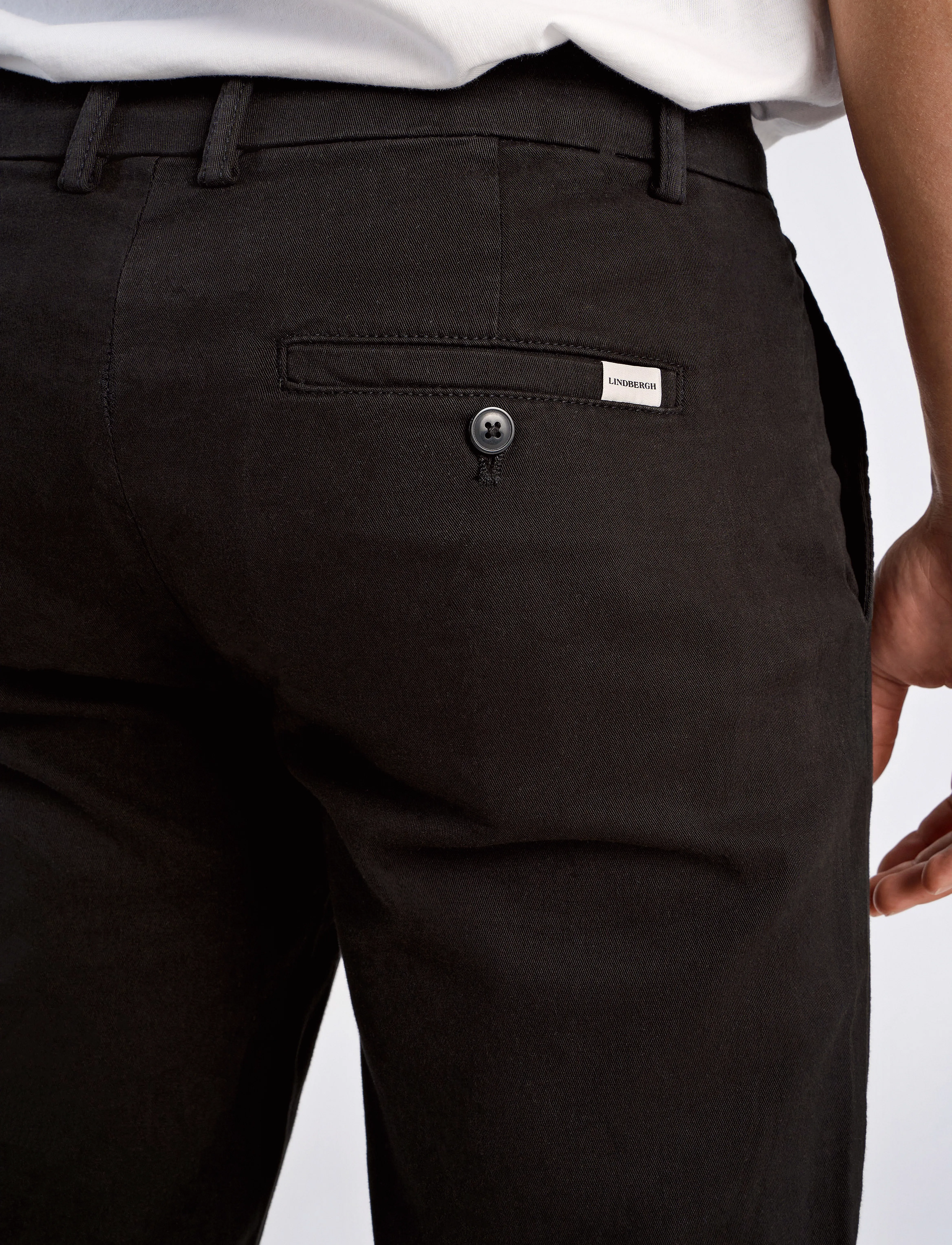 Lindbergh - Superflex chino pants - Ülikonnapüksid - black - 5