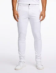 Lindbergh - Superflex chino pants - chinot - white - 2