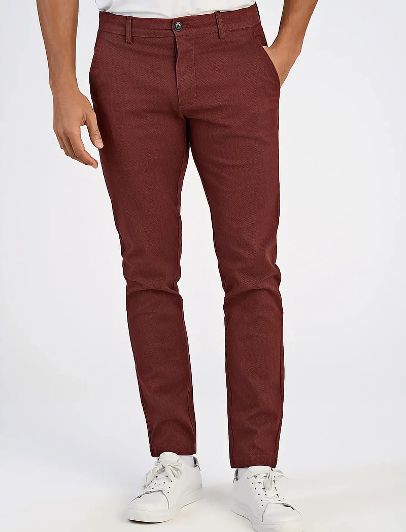 Lindbergh - AOP superflex chino pants - chino püksid - burnt red - 4