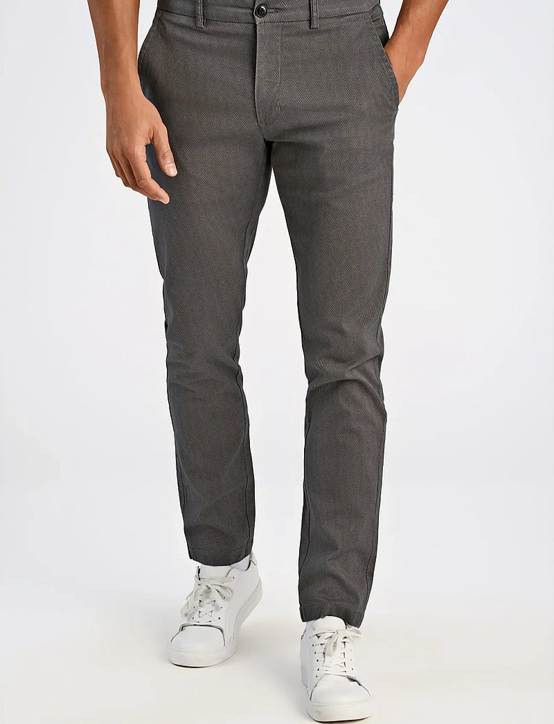 Lindbergh - AOP superflex chino pants - chino püksid - dk deep grey - 4