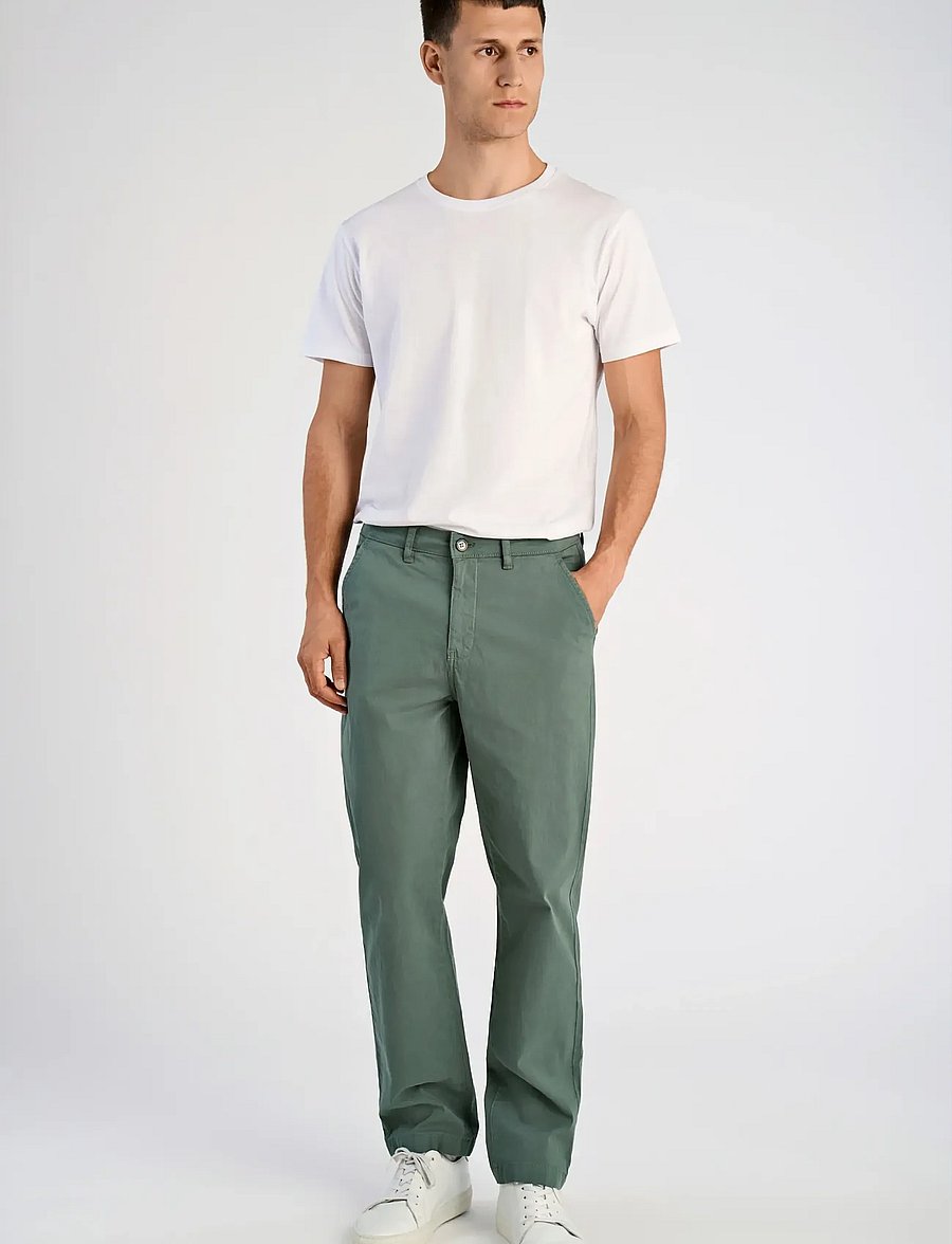 Lindbergh - Superflex chino pants - freizeithosen - pine green - 3