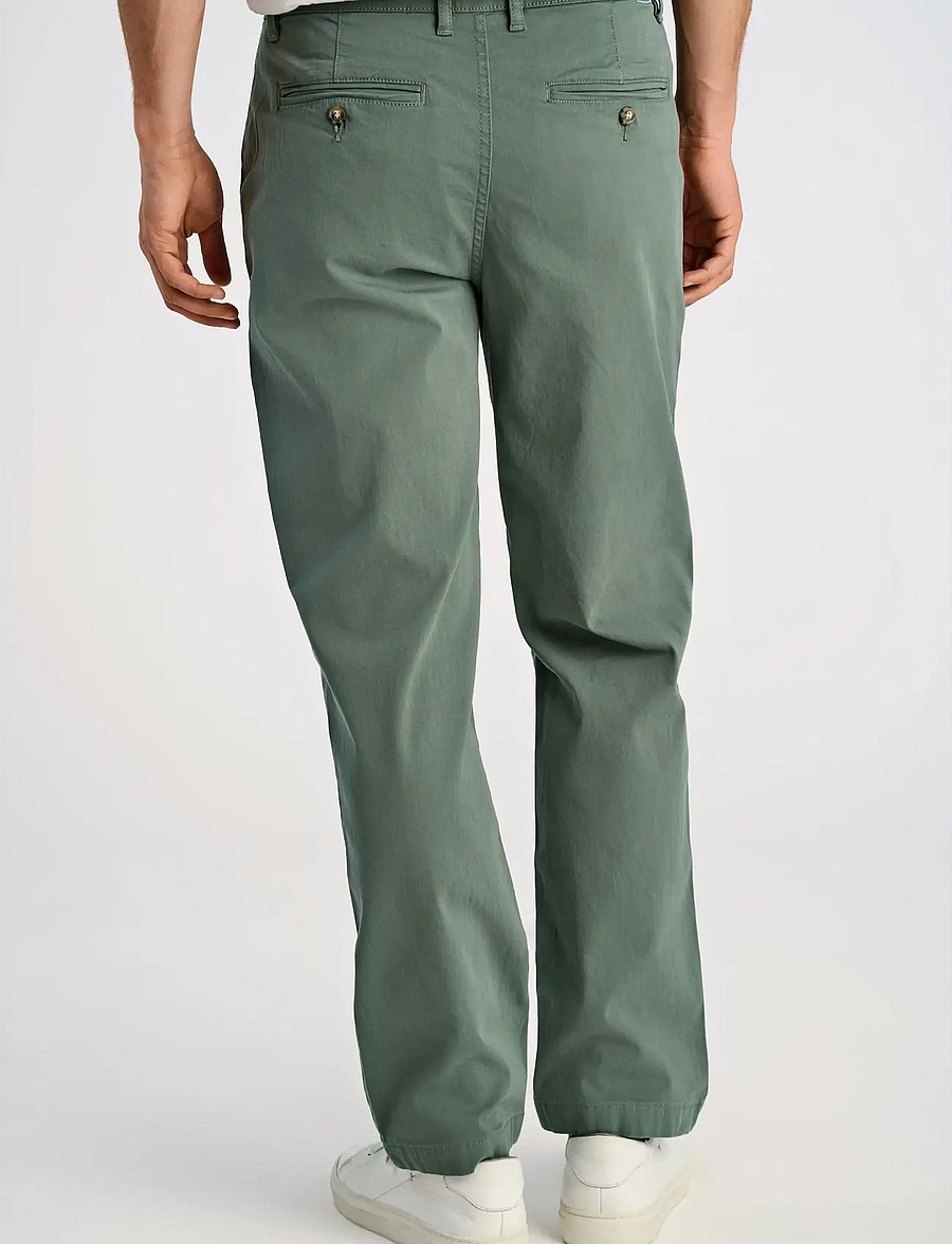 Lindbergh - Superflex chino pants - freizeithosen - pine green - 4