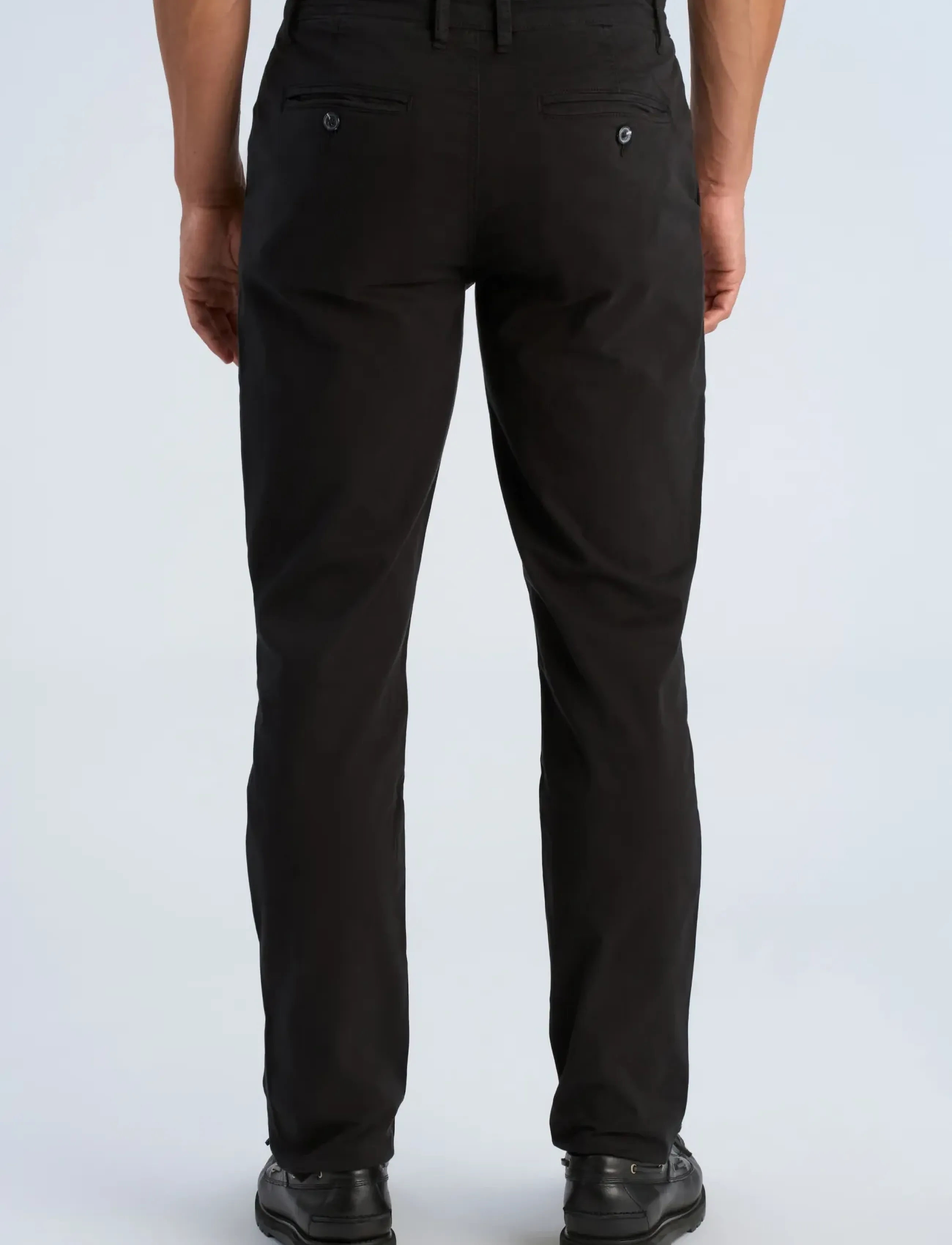 Lindbergh - Superflex cashmere touch chino pants - trousers & jeans - black - 3
