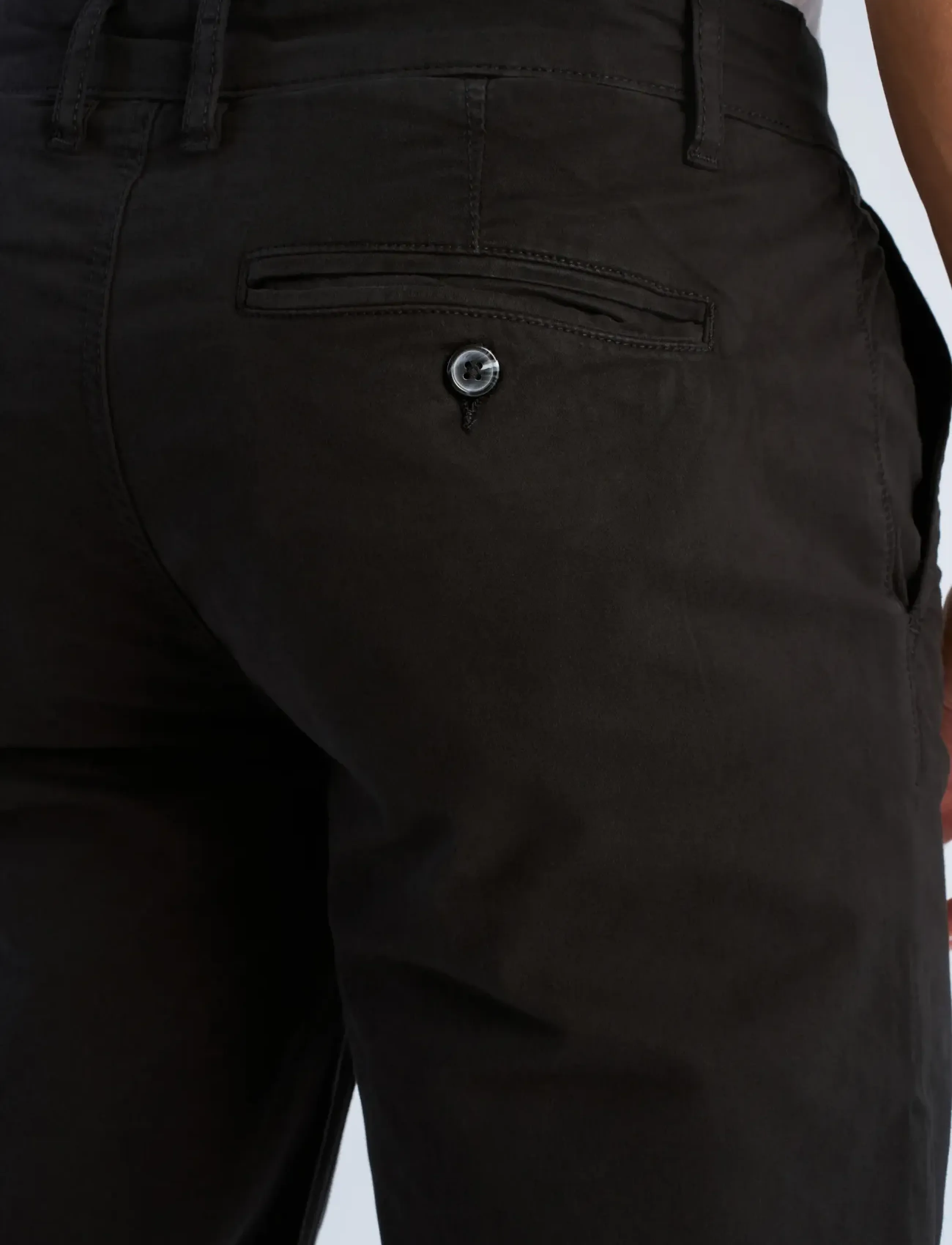 Lindbergh - Superflex cashmere touch chino pants - trousers & jeans - black - 5