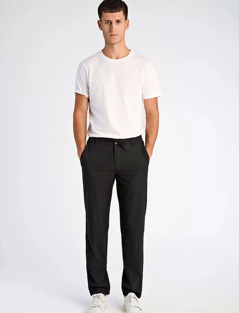 Lindbergh - Linen pants - hørbukser - black - 4