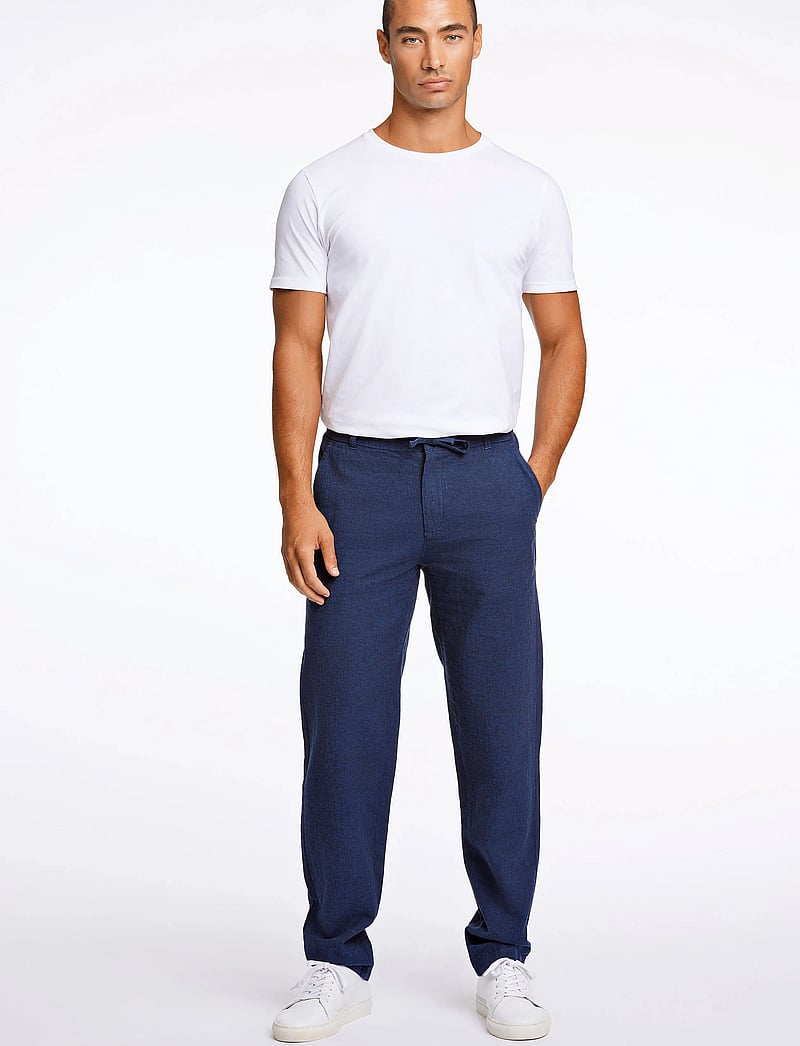Lindbergh - Linen pants - hørbukser - dk blue - 3
