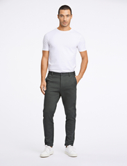 Lindbergh - Superflex knitted cropped pant - chino's - army mix - 2