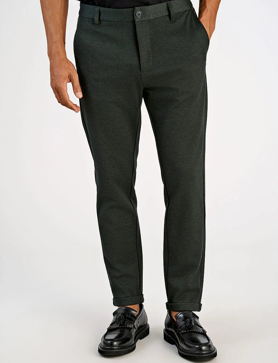 Lindbergh - Superflex knitted cropped pant - freizeithosen - army mix - 3
