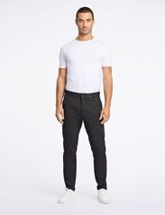 Lindbergh - Superflex knitted cropped pant - chinos - black - 2