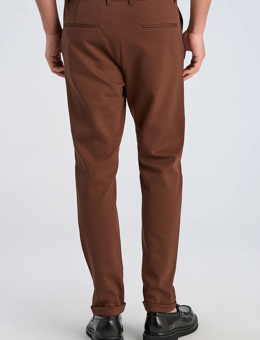 Lindbergh - Superflex knitted cropped pant - freizeithosen - dk brown - 3