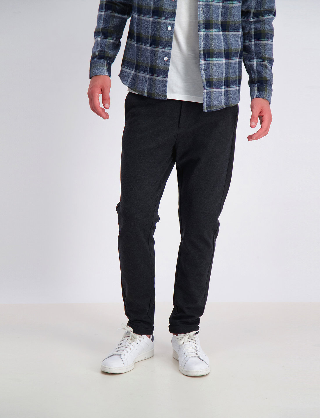 Lindbergh - Superflex knitted cropped pant - kasdienio stiliaus kelnės - dk grey mix - 3