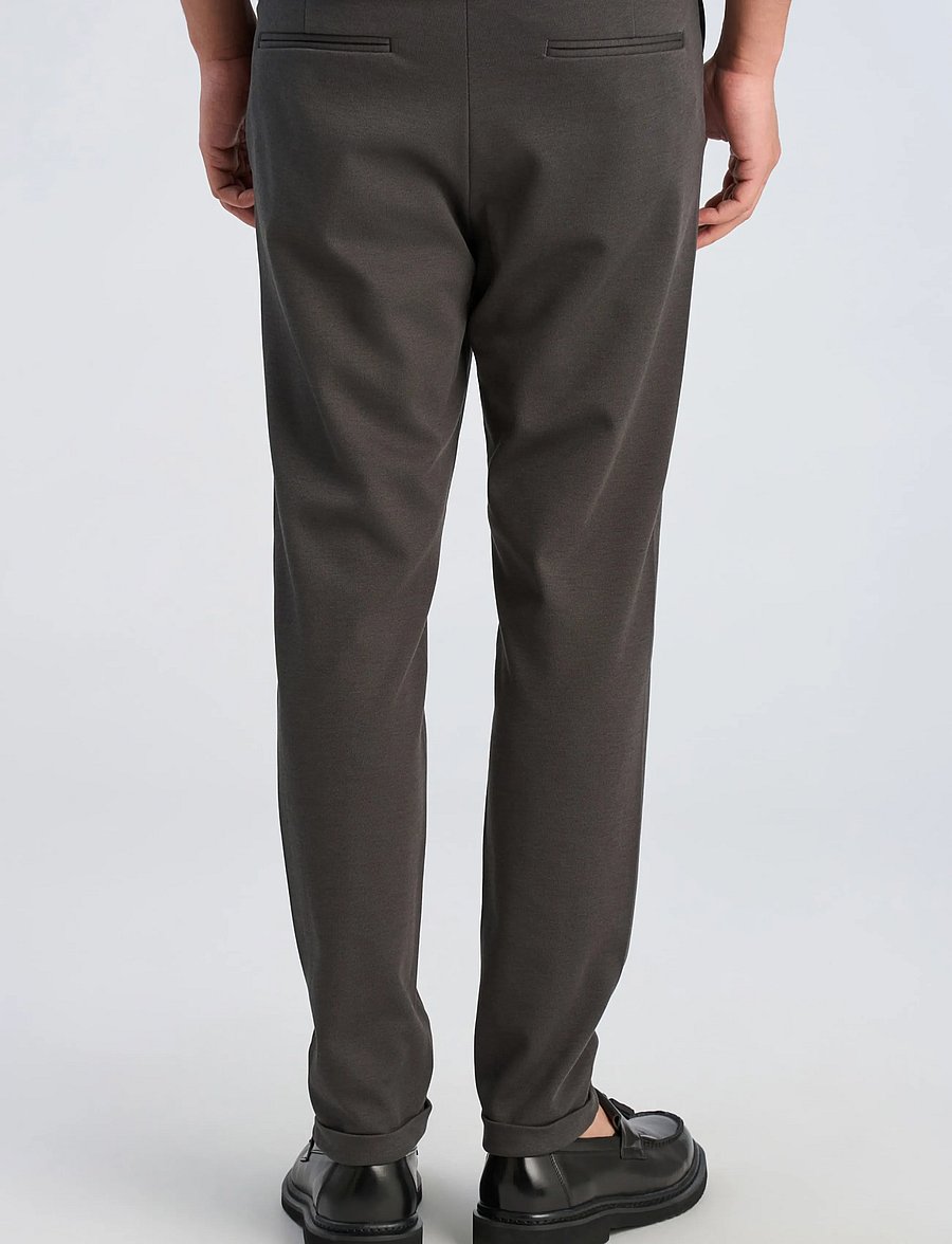Lindbergh - Superflex knitted cropped pant - freizeithosen - ink grey - 4