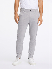 Lindbergh - Superflex knitted cropped pant - chino's - lt grey mix - 2