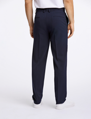 Lindbergh - Relaxed fit formal pants - kostymbyxor - navy - 4