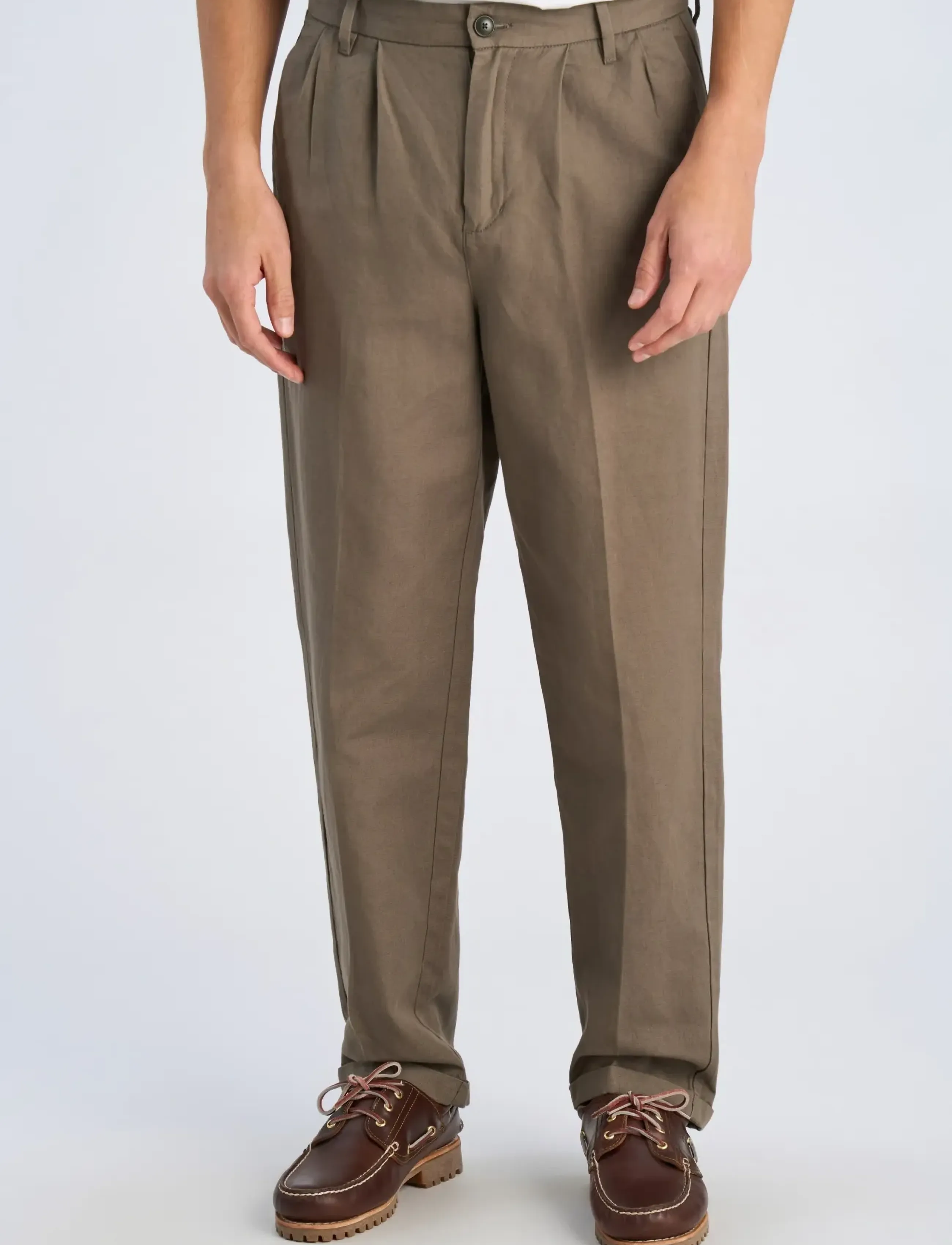 Lindbergh - Linen blend pleated pants - hørbukser - dk olive - 3