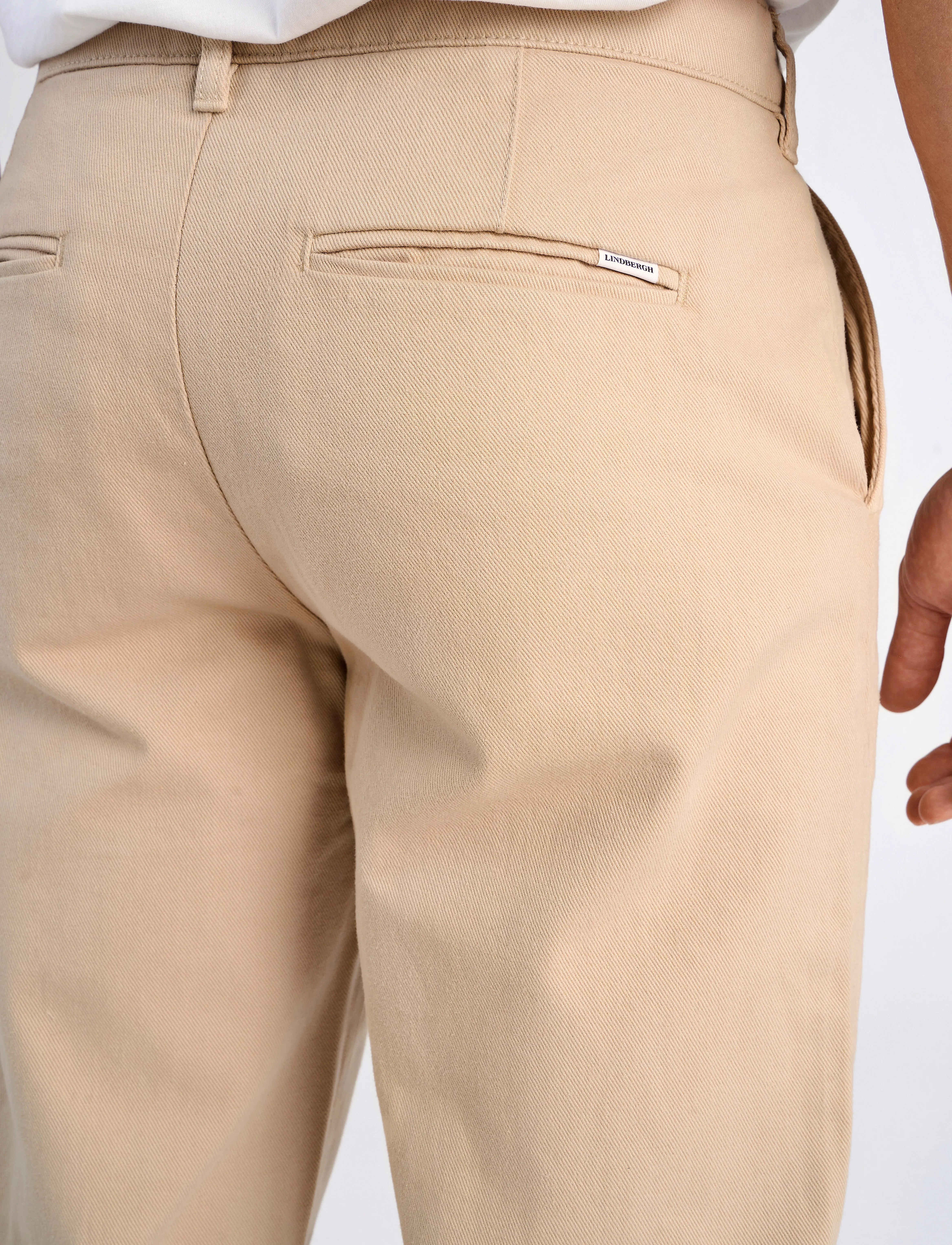 Lindbergh - Loose fit chino pants - chinos - sand - 5