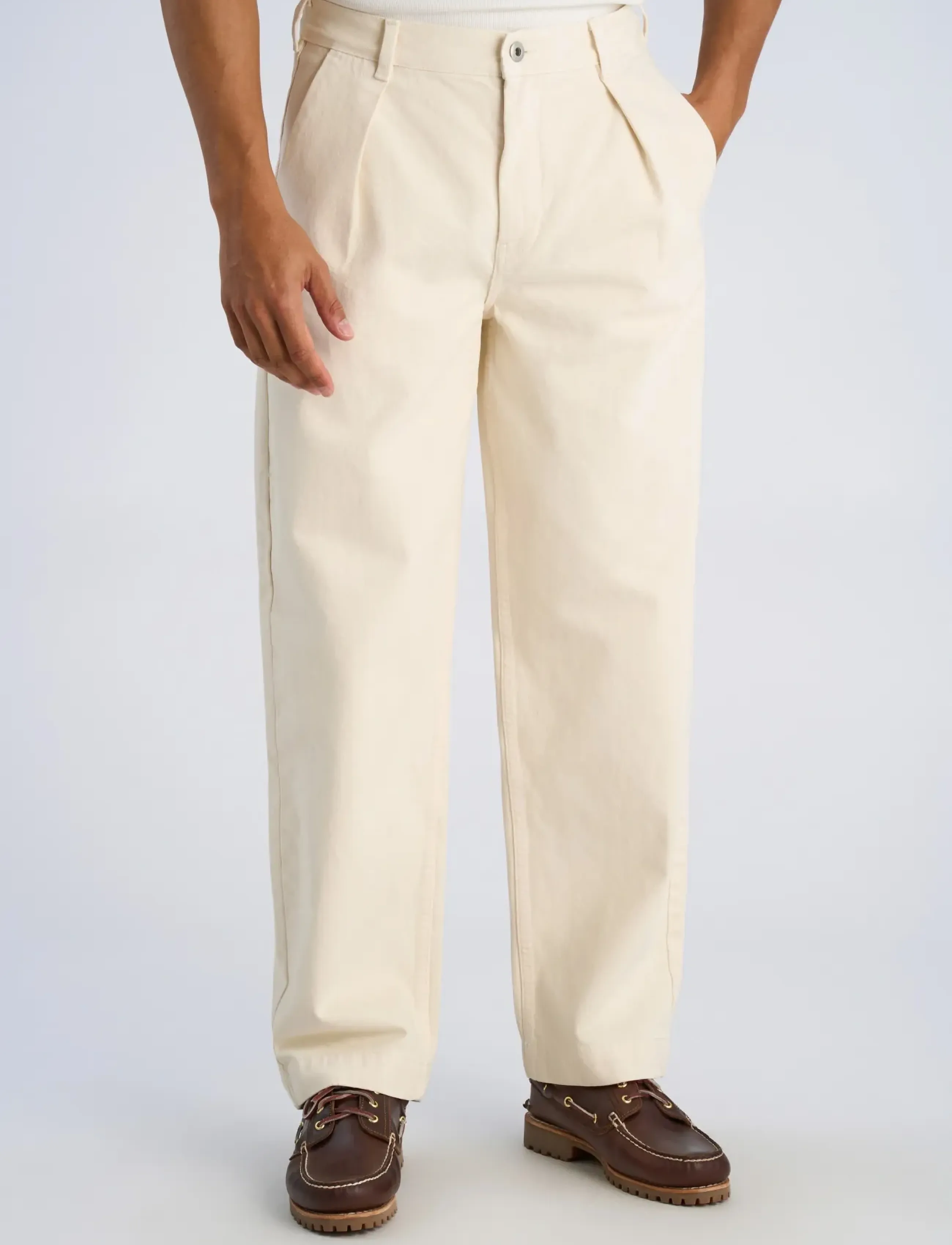 Lindbergh - Pleated pants in colored denim - loose jeans - white denim - 3
