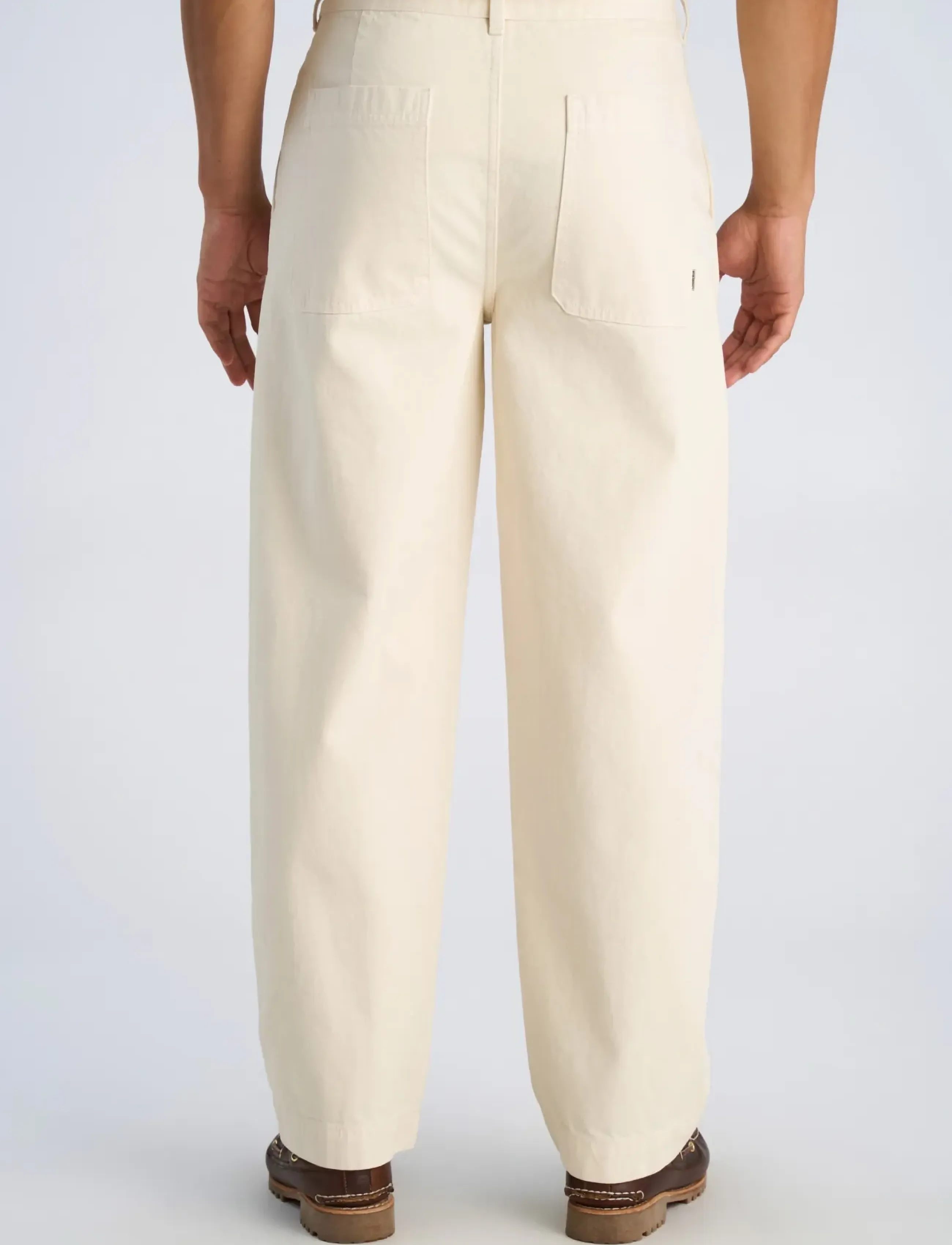 Lindbergh - Pleated pants in colored denim - loose jeans - white denim - 4
