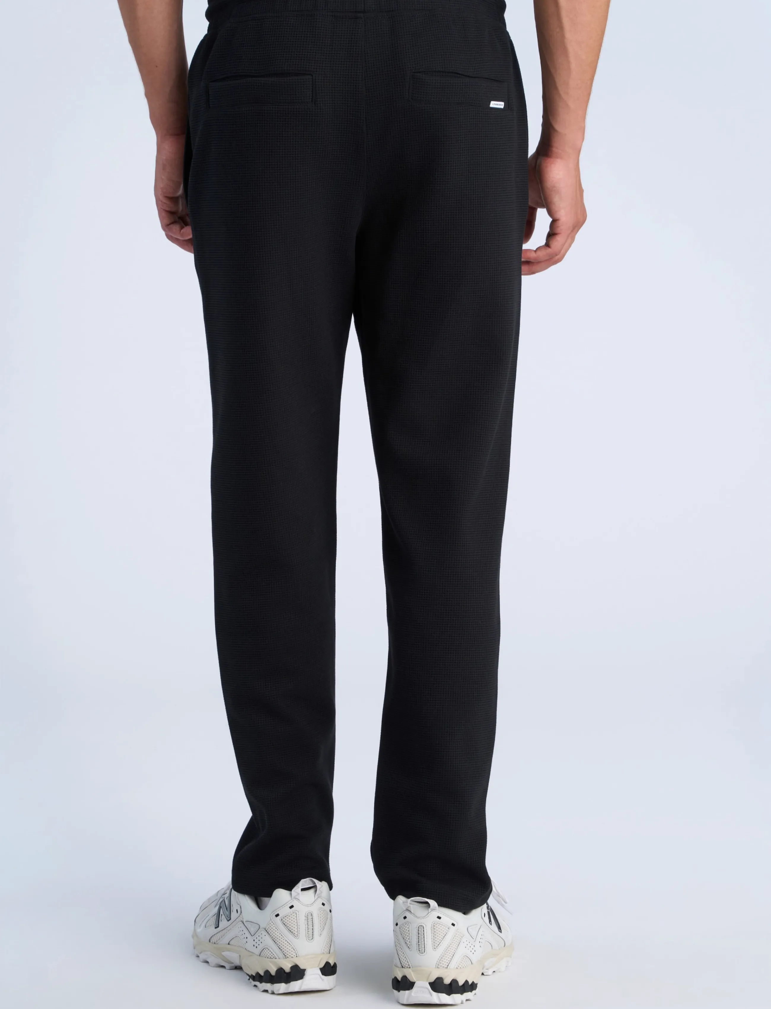 Lindbergh - Waffle sweat pants - dressipüksid - black - 4
