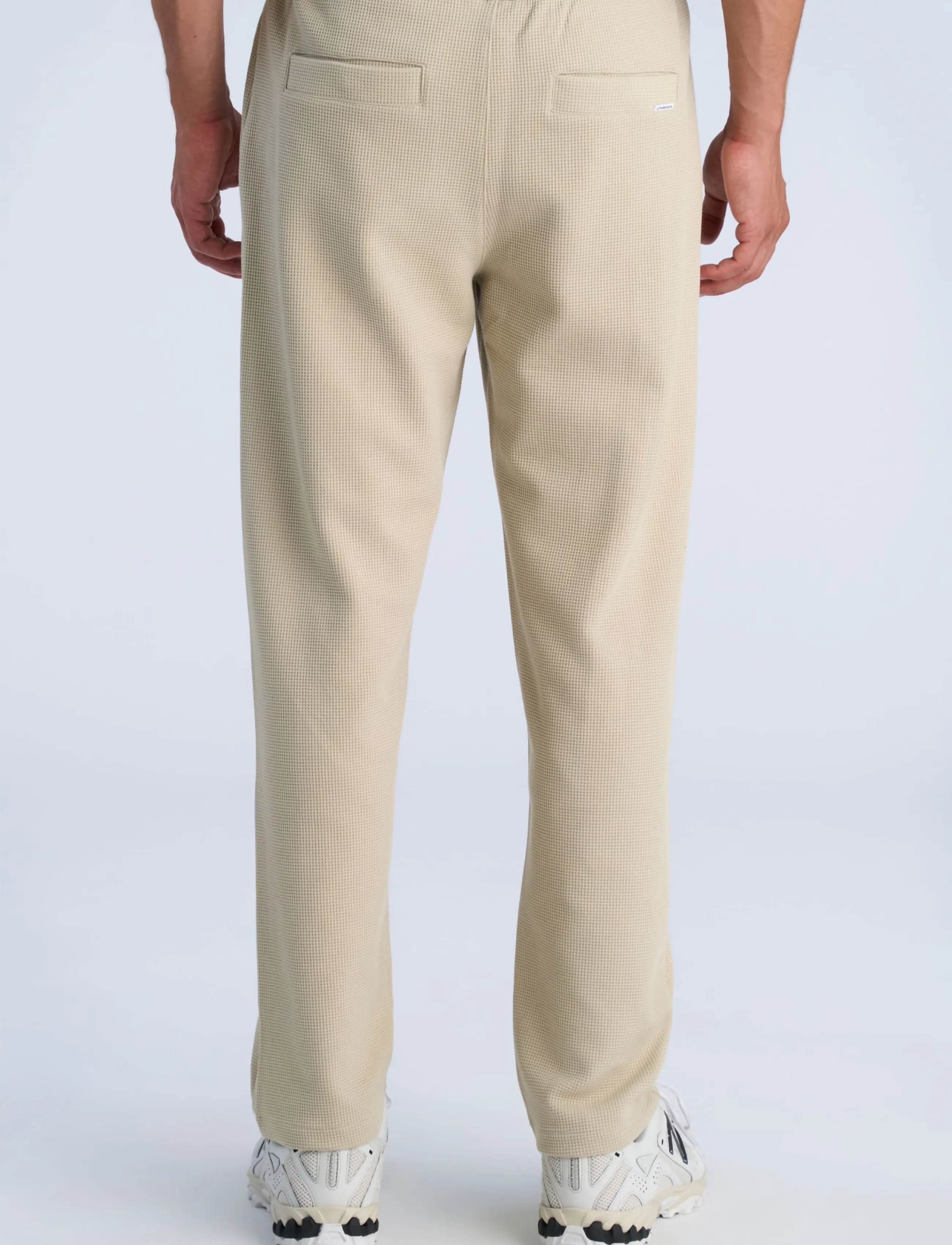 Lindbergh - Waffle sweat pants - men - sand - 4