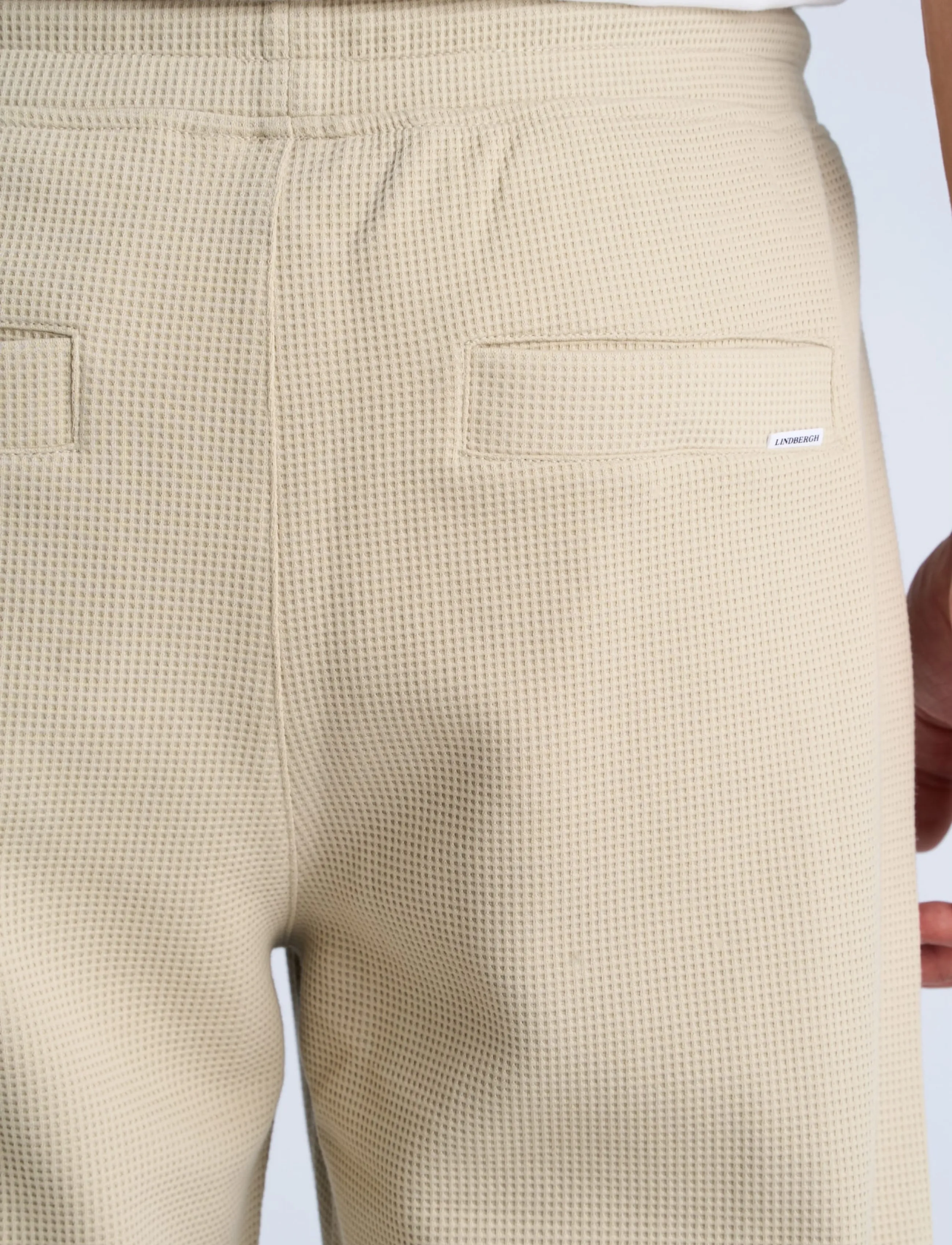 Lindbergh - Waffle sweat pants - men - sand - 5