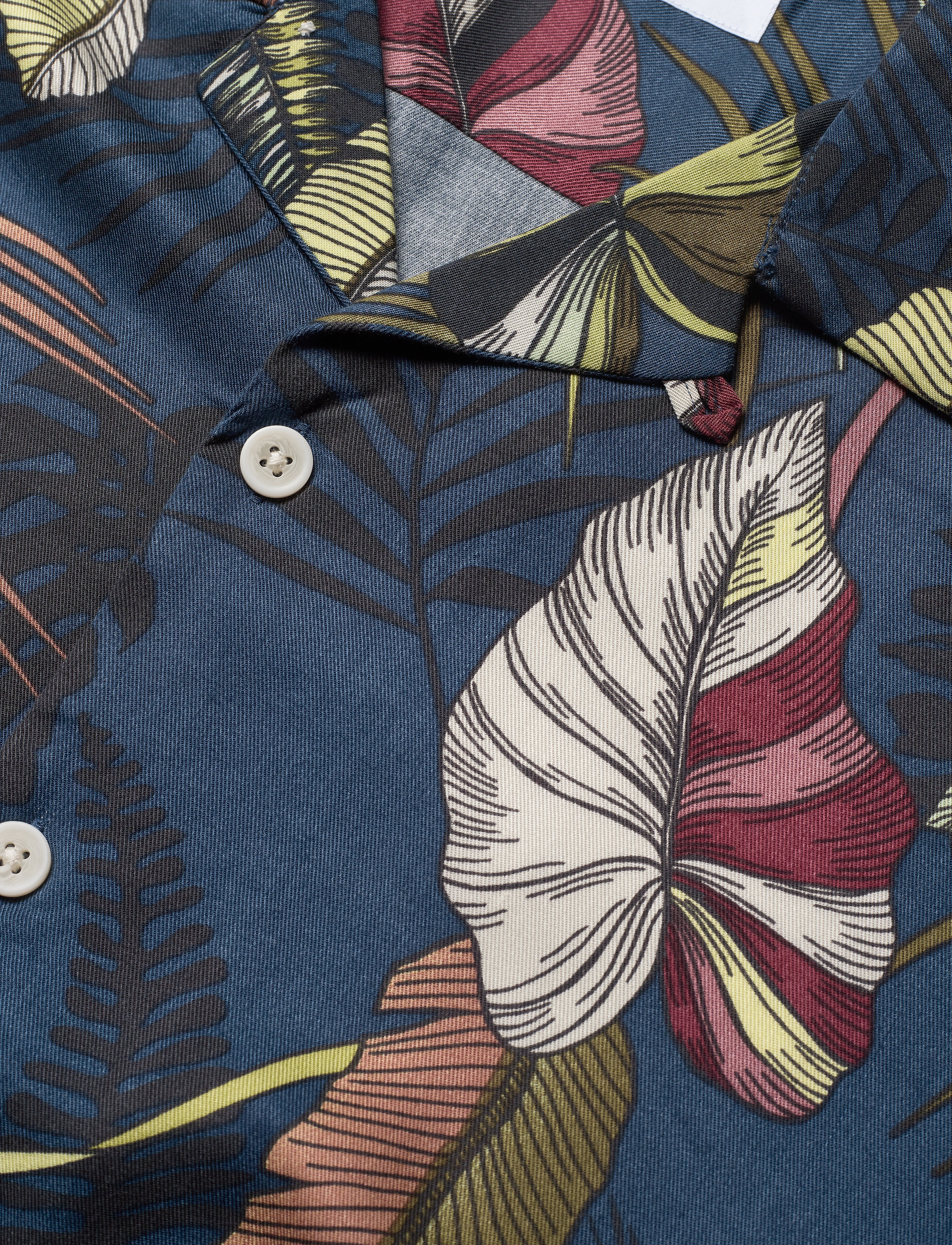 Lindbergh - Resort viscose print shirt S/S - blue - 2