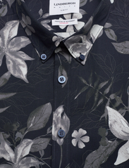 Lindbergh - AOP flower superflex shirt L/S - casual shirts - navy 123 - 3