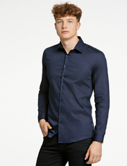 Lindbergh - Organic dress shirt L/S - podstawowe koszulki - navy - 2